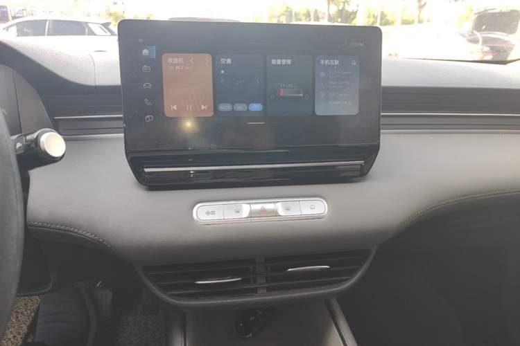 Used Roewe D6 2025 450 km Premium Edition Audio And AC Panel