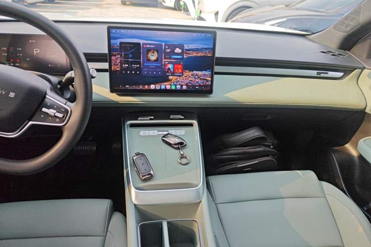 Used Roewe D6 2025 450km Deluxe Edition Audio And AC Panel