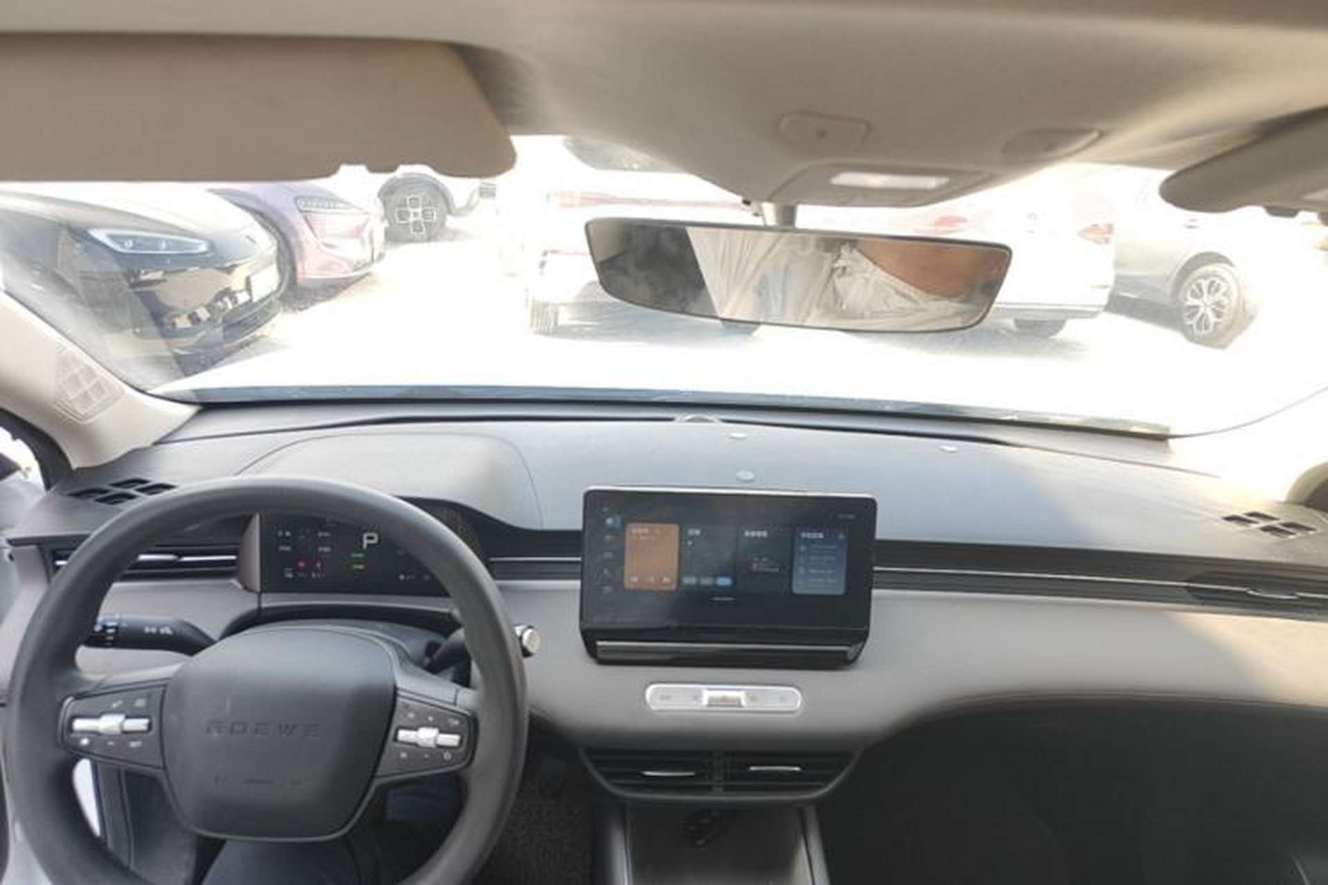 Used Roewe D6 2025 450 km Premium Edition Center Console