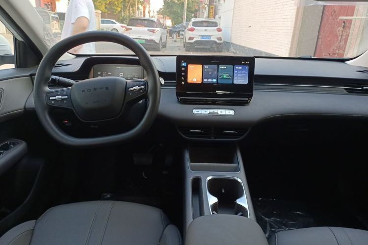 Used Roewe D6 2025 450 km Premium Edition Center Console