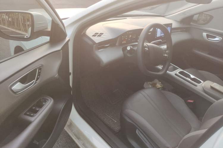 Used Roewe D6 2025 450 km Premium Edition Driver Seat