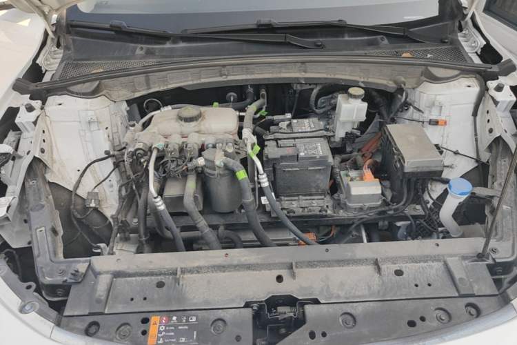 Used Roewe D6 2025 450 km Premium Edition Engine Bay