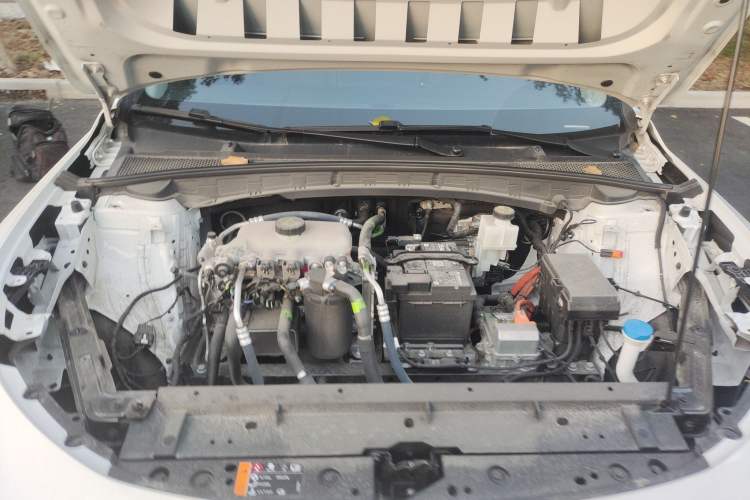 Used Roewe D6 2025 450 km Premium Edition Engine Bay