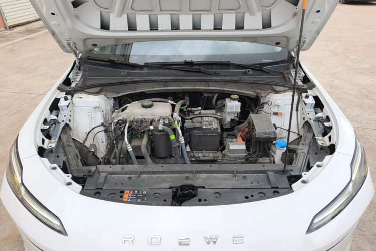 Used Roewe D6 2025 450 km Premium Edition Engine Bay