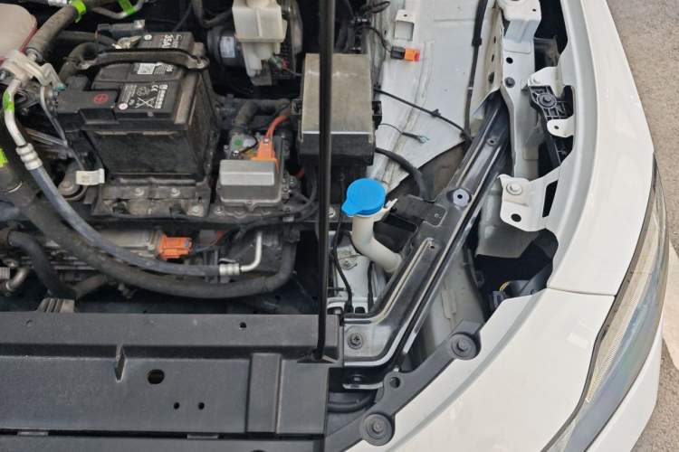Used Roewe D6 2025 450 km Premium Edition Engine Bay Left