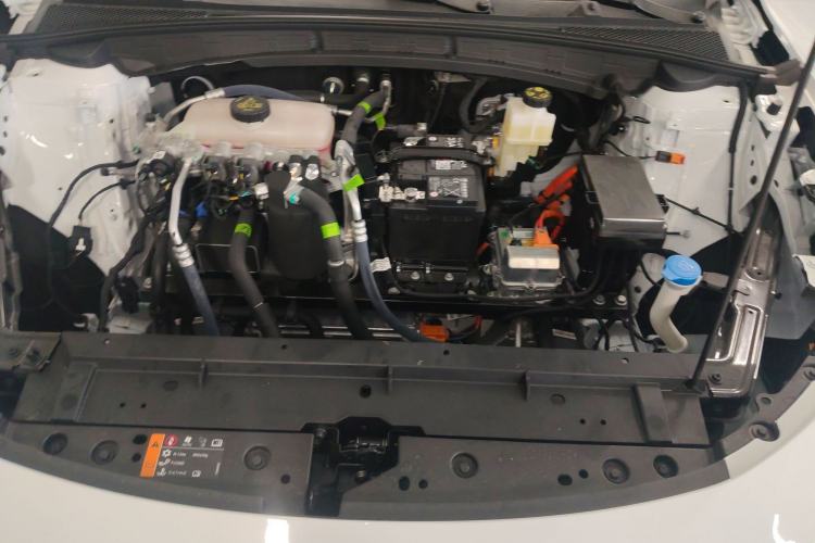 Used Roewe D6 2025 450 km Premium Edition Engine Bay