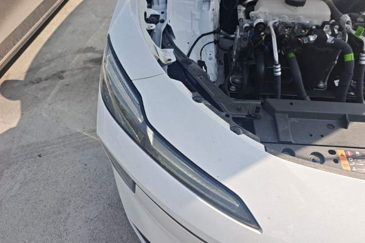 Used Roewe D6 2025 520km Comfort Edition Engine Bay Right