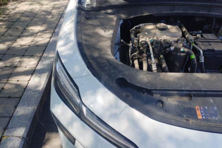 Used Roewe D6 2025 520km Luxury Edition Engine Bay Right