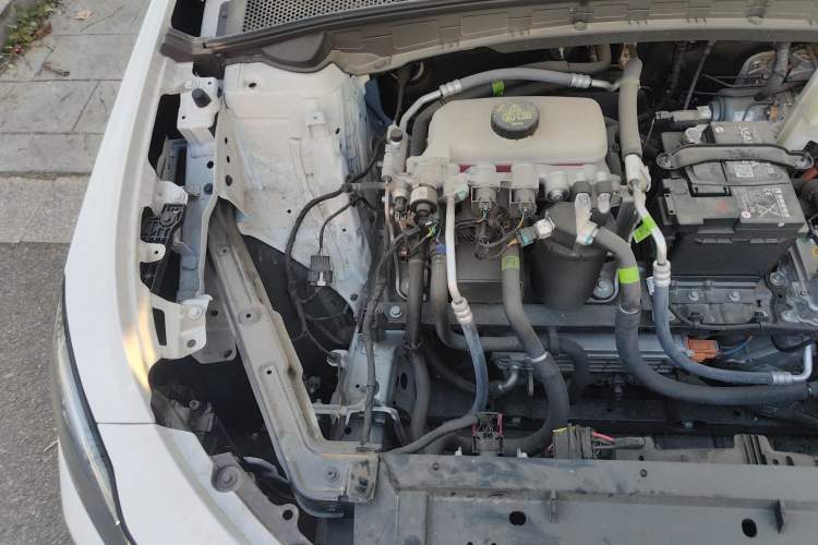 Used Roewe D6 2025 450 km Premium Edition Engine Bay Right