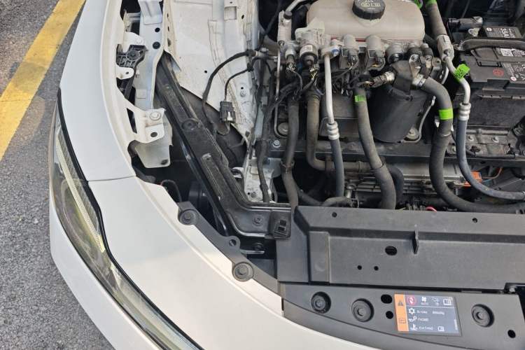 Used Roewe D6 2025 450 km Premium Edition Engine Bay Right