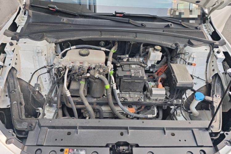 Used Roewe D6 2025 450 km Premium Edition Engine Bay
