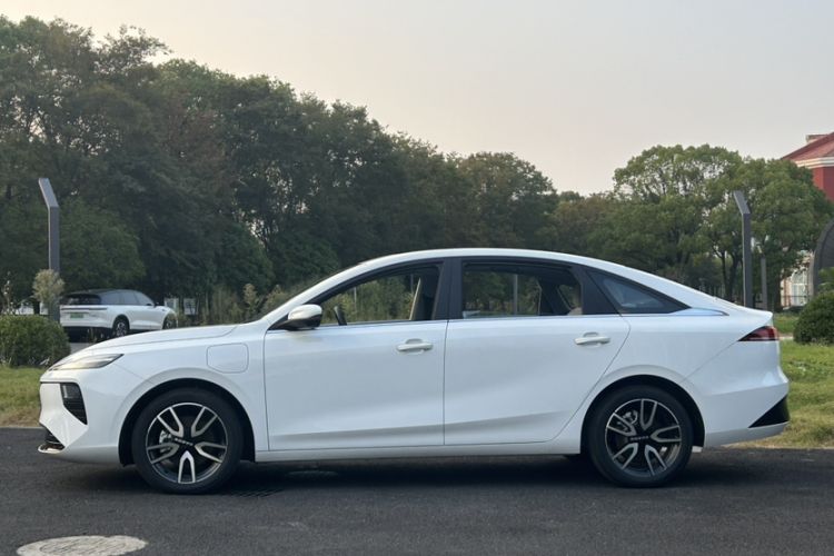 Used Roewe D6 2025 520km Smart Enjoyment Version Exterior 3