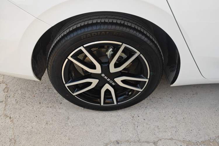Used Roewe D6 2025 450km Deluxe Edition Exterior 3