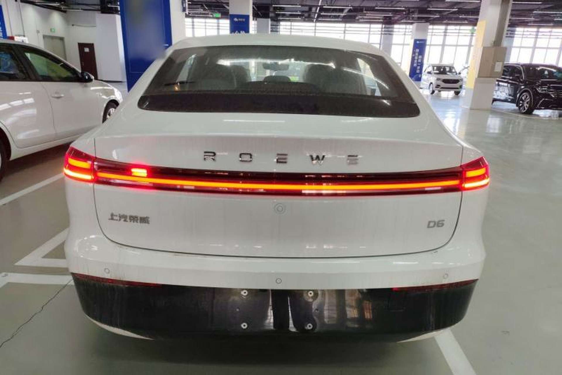 Used Roewe D6 2025 450km Deluxe Edition Exterior 4