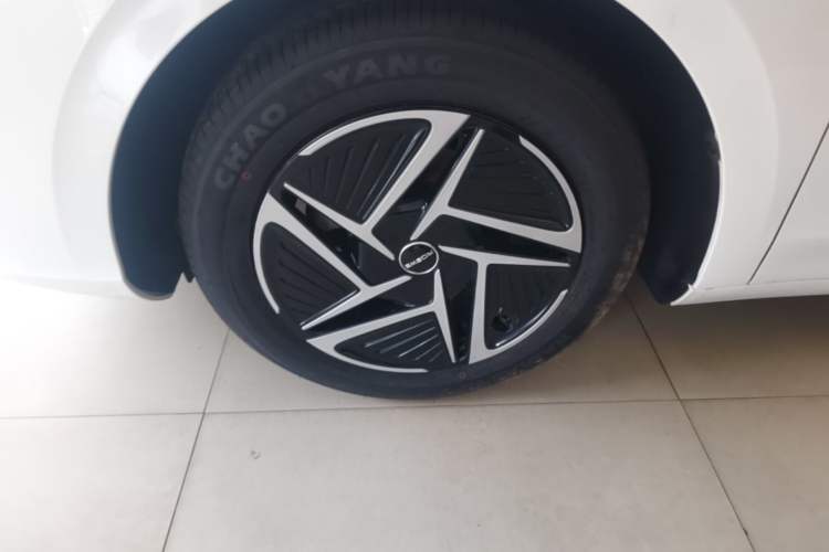 Used Roewe D6 2025 450 km Premium Edition Exterior 4
