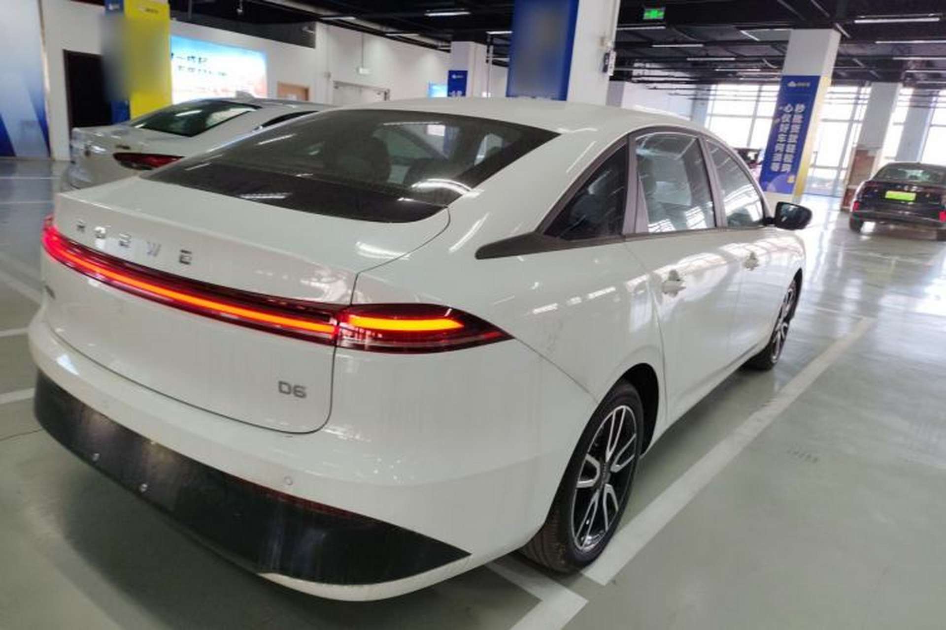 Used Roewe D6 2025 450km Deluxe Edition Exterior 5