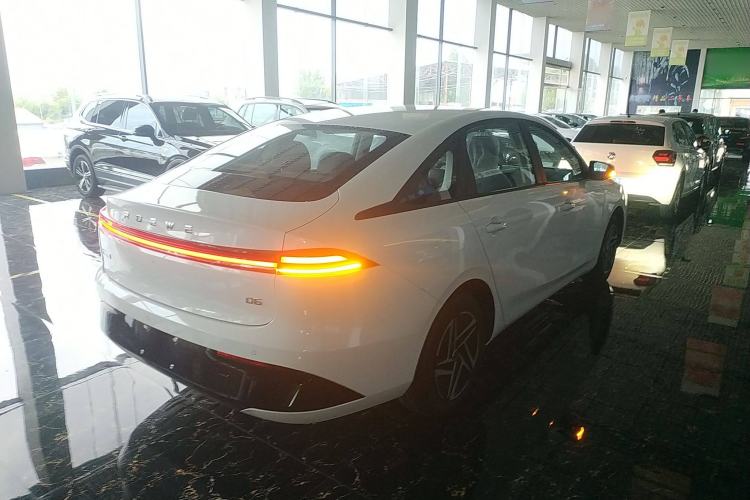 Used Roewe D6 2025 450 km Premium Edition Exterior 5