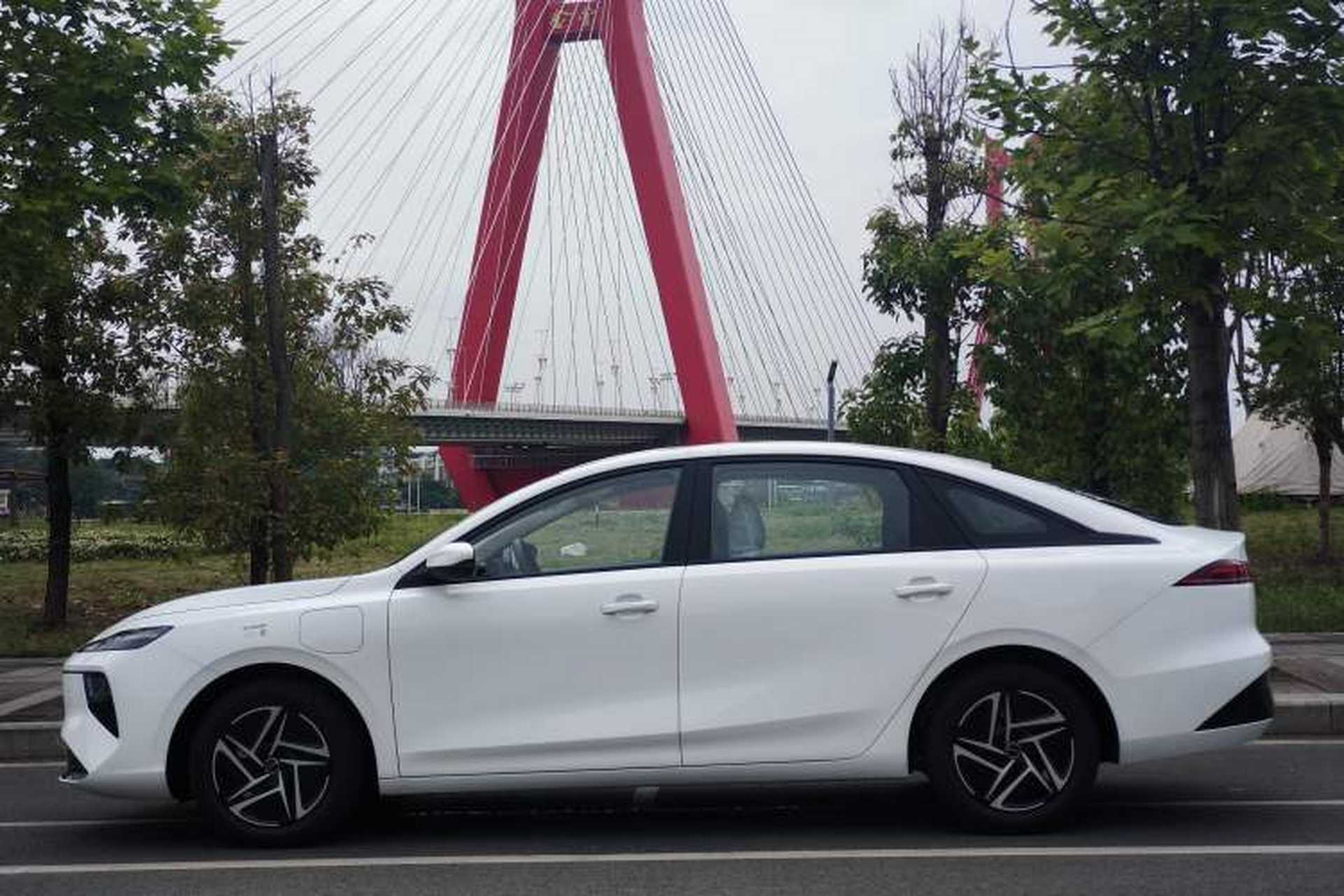Used Roewe D6 2025 450 km Premium Edition Exterior 6