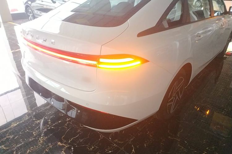 Used Roewe D6 2025 450 km Premium Edition Exterior 6