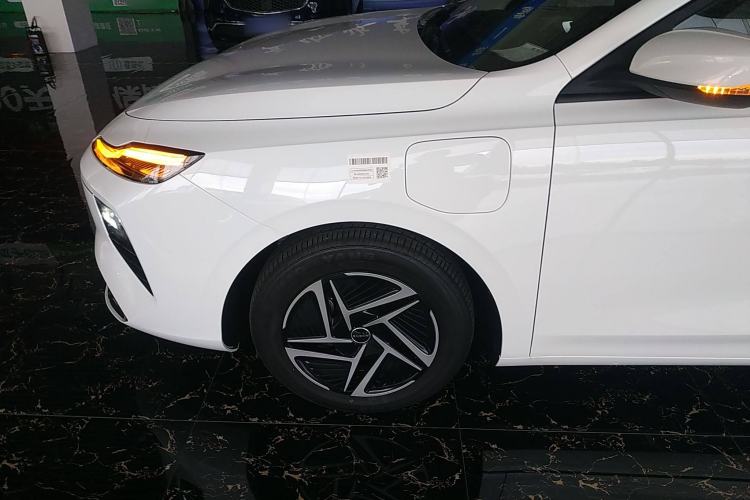 Used Roewe D6 2025 450 km Premium Edition Exterior 7