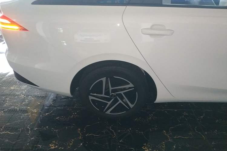 Used Roewe D6 2025 450 km Premium Edition Exterior 8