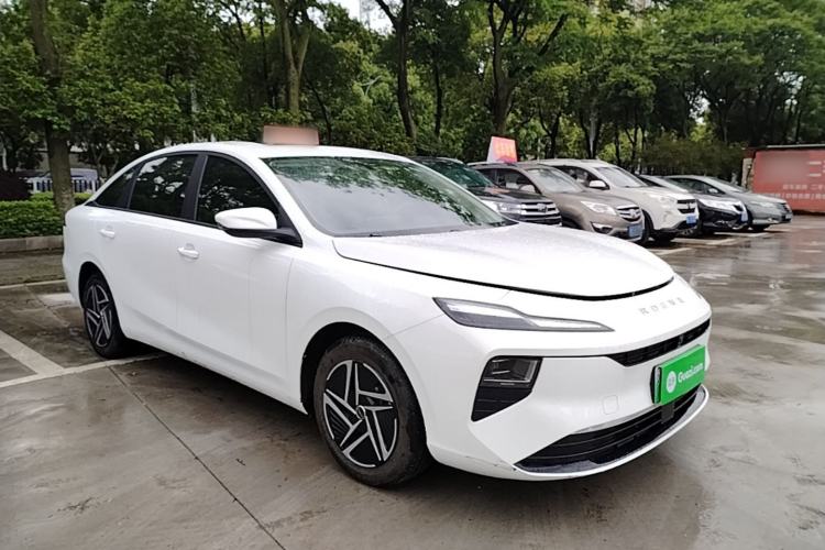 Used Roewe D6 2025 450 km Premium Edition Front Right 45 Deg