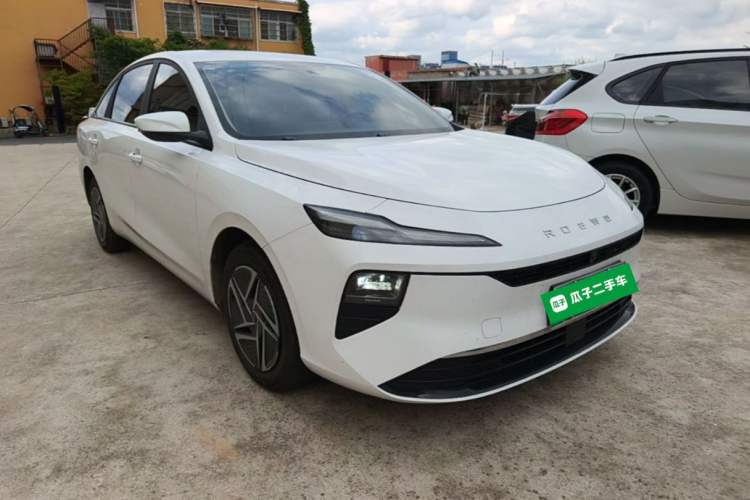 Used Roewe D6 2025 450 km Premium Edition Front Right 45 Deg