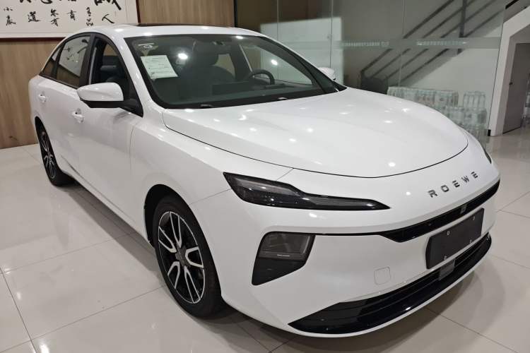 Used Roewe D6 2025 450km Deluxe Edition Front Right 45 Deg
