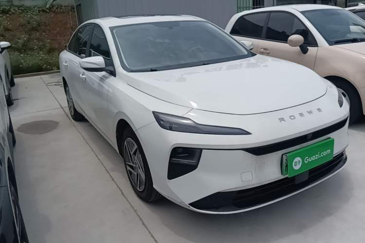 Used Roewe D6 2025 450 km Premium Edition Front Right 45 Deg