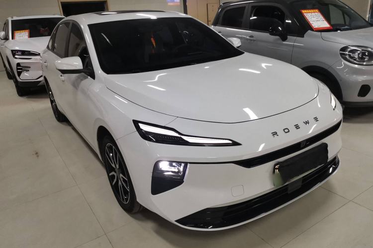 Used Roewe D6 2025 450km Deluxe Edition Front Right 45 Deg