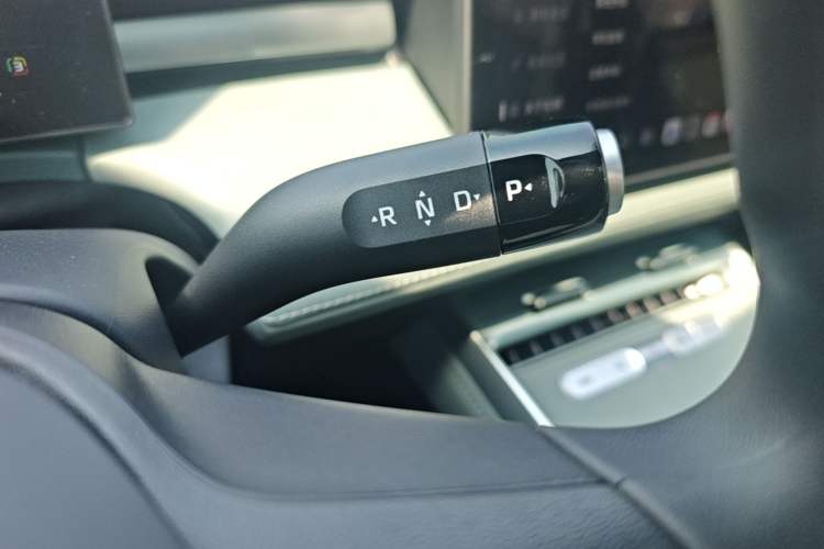 Used Roewe D6 2025 520km Comfort Edition Gear Lever