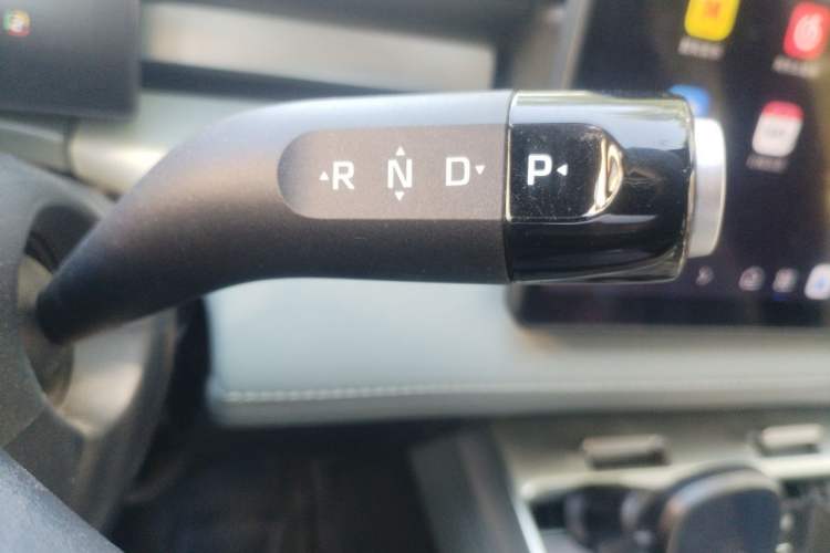 Used Roewe D6 2025 520km Luxury Edition Gear Lever