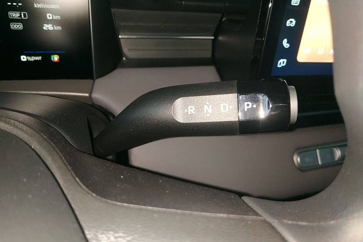 Used Roewe D6 2025 450 km Premium Edition Gear Lever