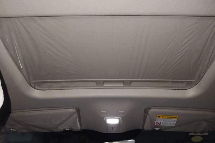 Used Roewe D6 2025 450 km Premium Edition Headliner