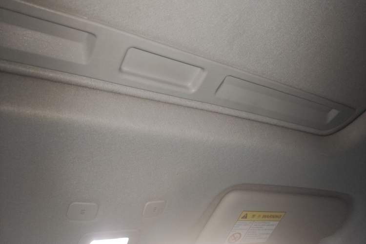 Used Roewe D6 2025 450 km Premium Edition Headliner