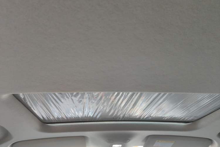 Used Roewe D6 2025 450 km Premium Edition Headliner