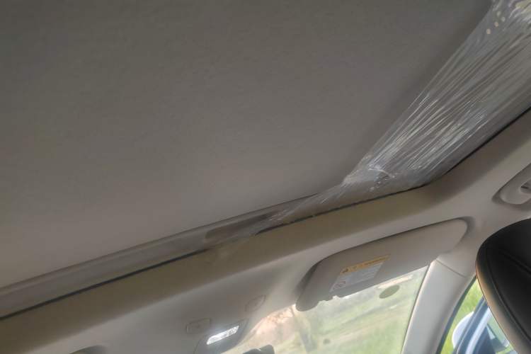 Used Roewe D6 2025 450 km Premium Edition Headliner