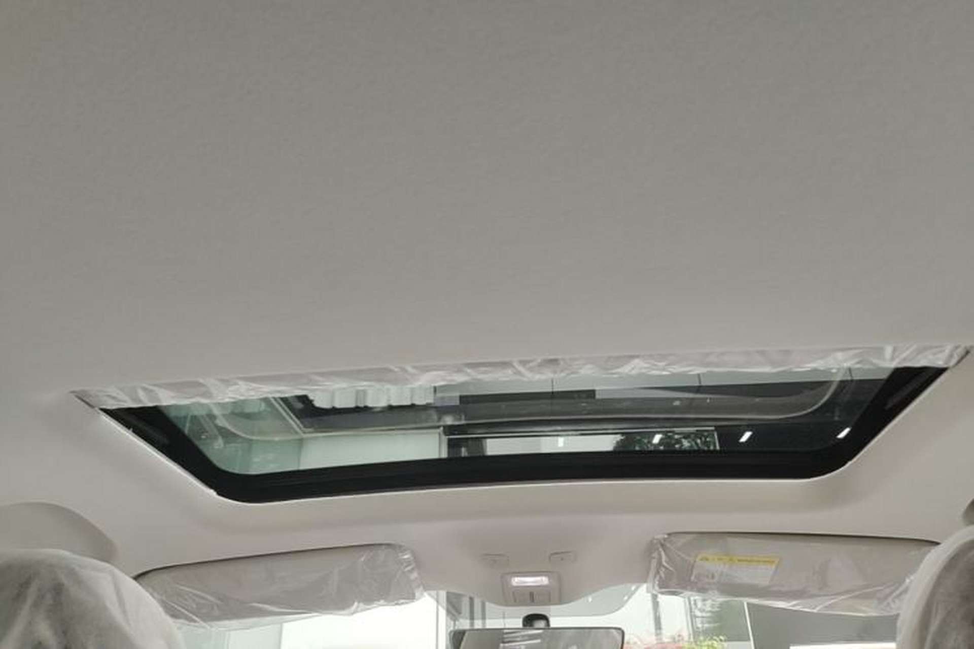 Used Roewe D6 2025 450 km Premium Edition Headliner