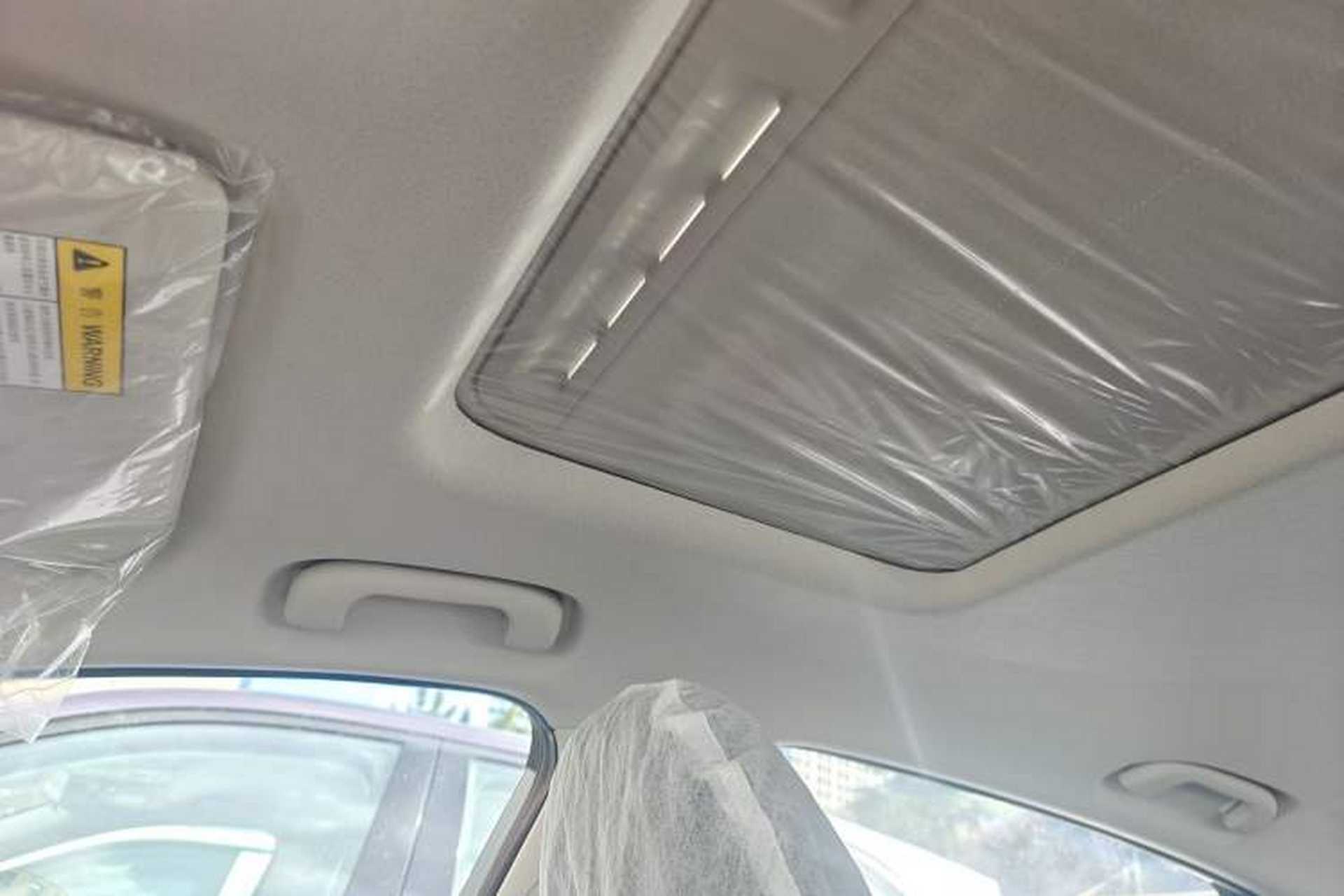 Used Roewe D6 2025 450 km Premium Edition Headliner
