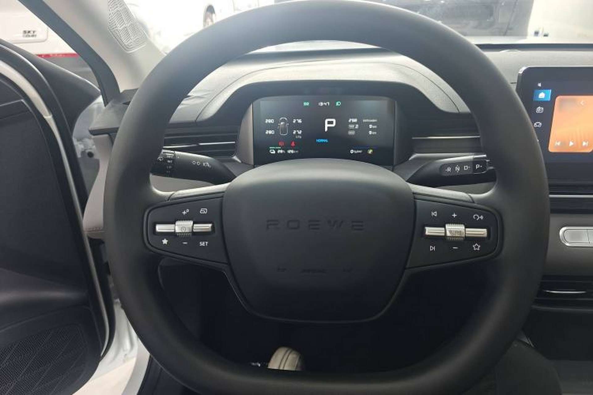 Used Roewe D6 2025 450 km Premium Edition Interior 1