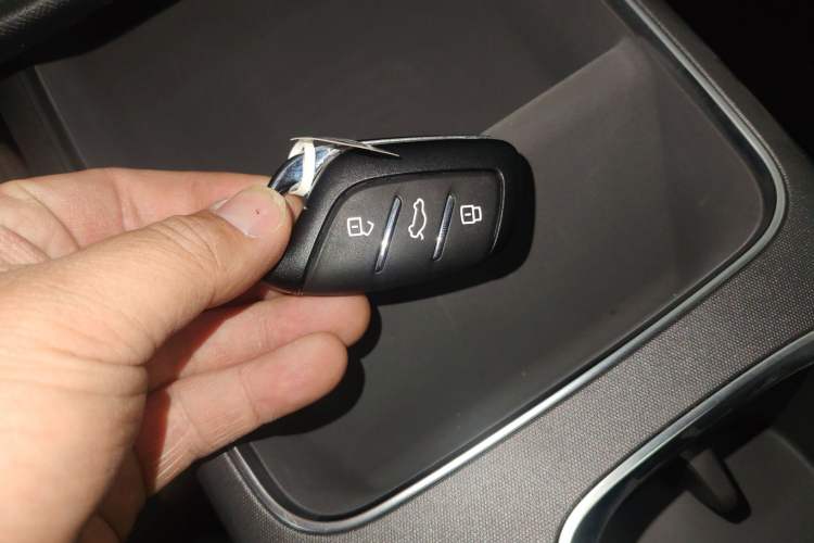 Used Roewe D6 2025 450 km Premium Edition Interior 1