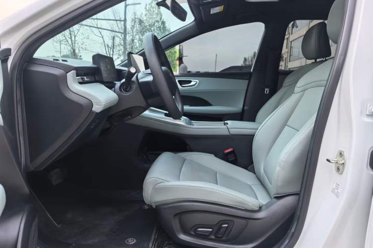 Used Roewe D6 2025 450km Deluxe Edition Interior 2