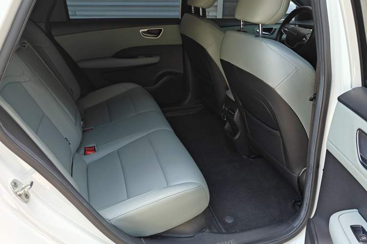 Used Roewe D6 2025 450km Deluxe Edition Interior 2