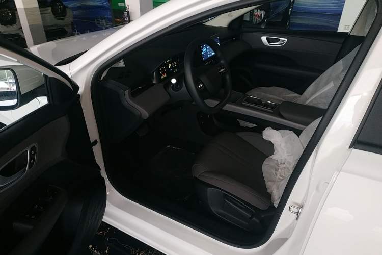 Used Roewe D6 2025 450 km Premium Edition Interior 3