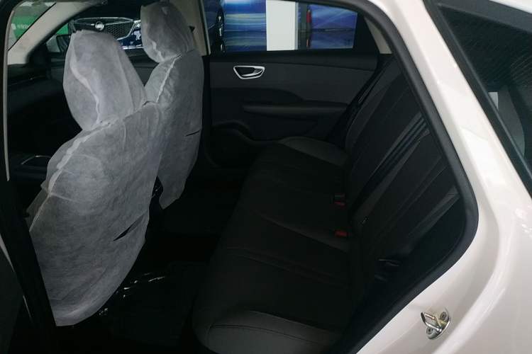 Used Roewe D6 2025 450 km Premium Edition Interior 4