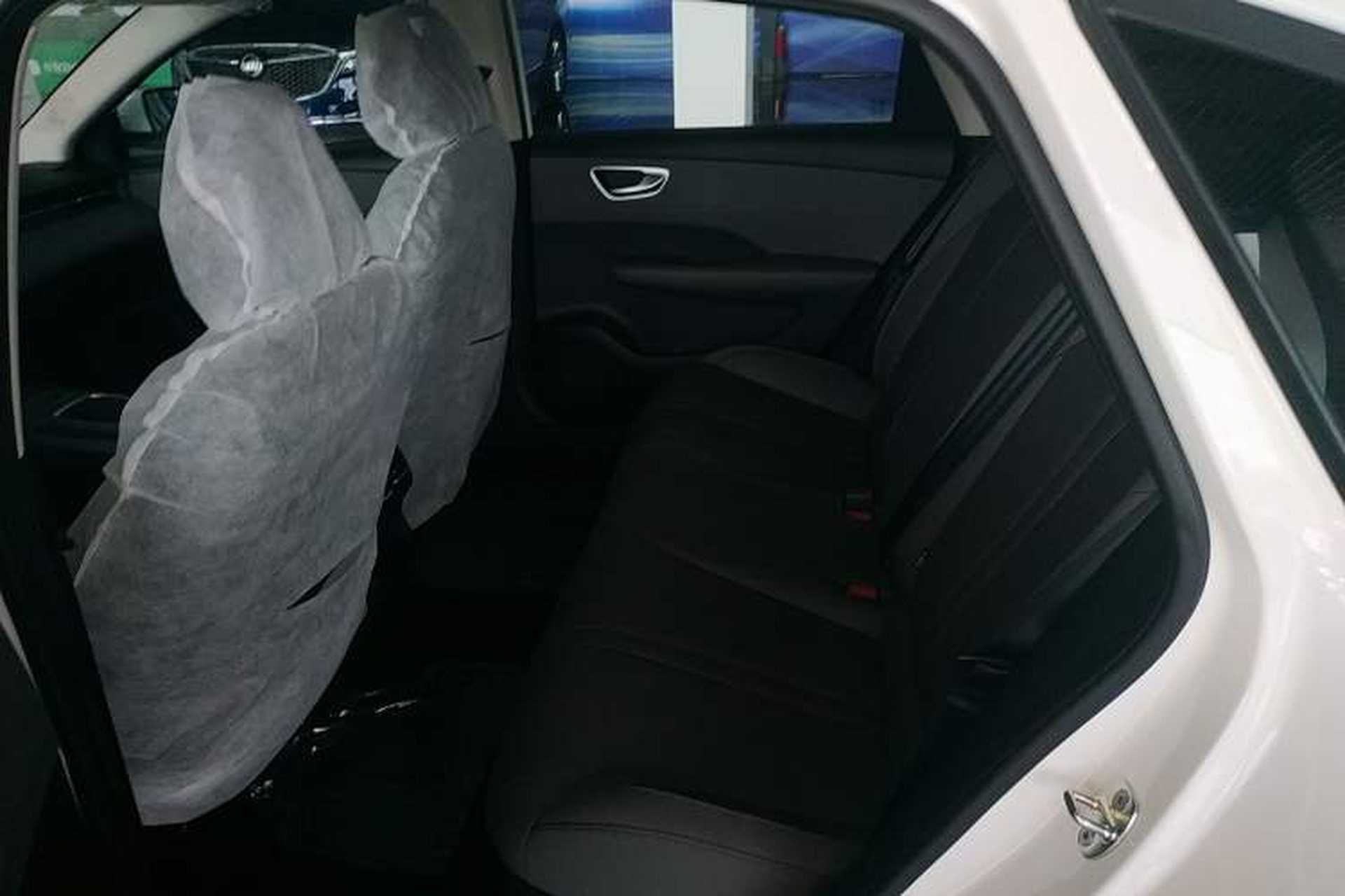 Used Roewe D6 2025 450 km Premium Edition Interior 4