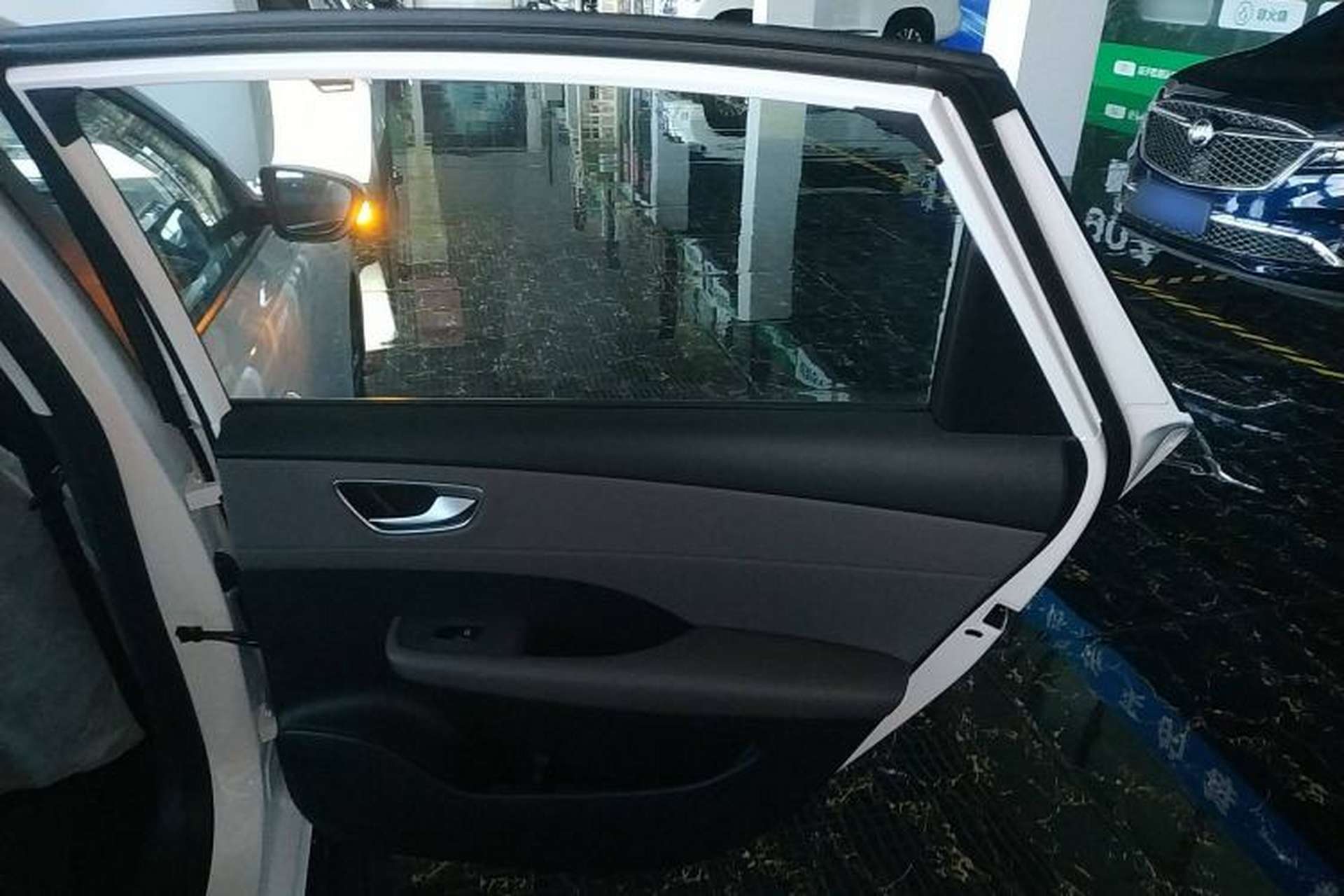 Used Roewe D6 2025 450 km Premium Edition Interior 6