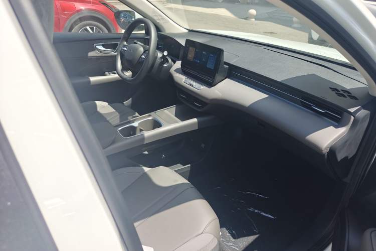 Used Roewe D6 2025 450 km Premium Edition Interior 6