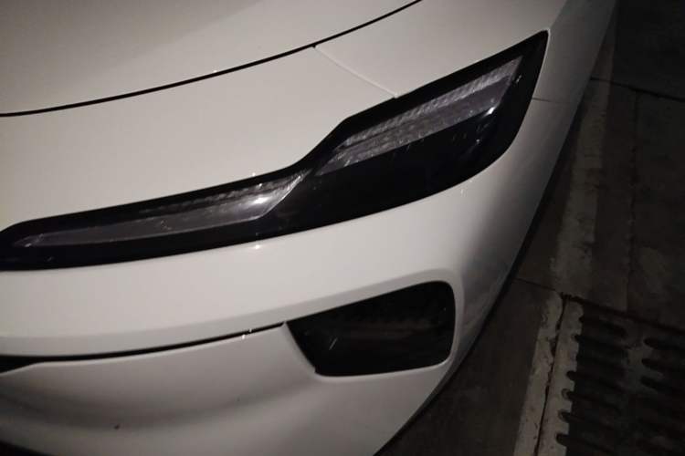 Used Roewe D6 2025 450 km Premium Edition Left Front Headlight