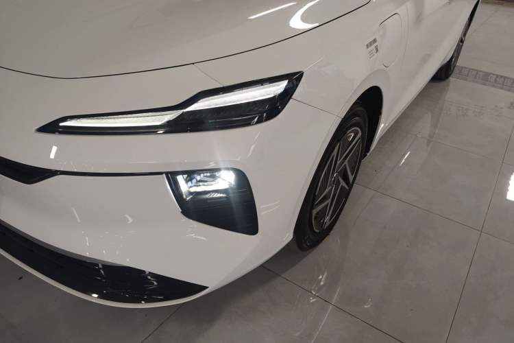 Used Roewe D6 2025 450 km Premium Edition Left Front Headlight
